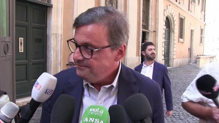 Elezioni, Calenda: "No a candidati divisivi in collegi uninominali"