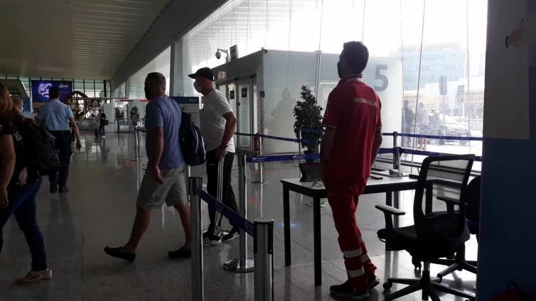 Torna la voglia di viaggiare, e' boom del traffico aereo