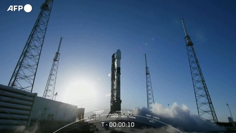 La Corea del Sud lancia il primo orbiter lunare dagli Stati Uniti