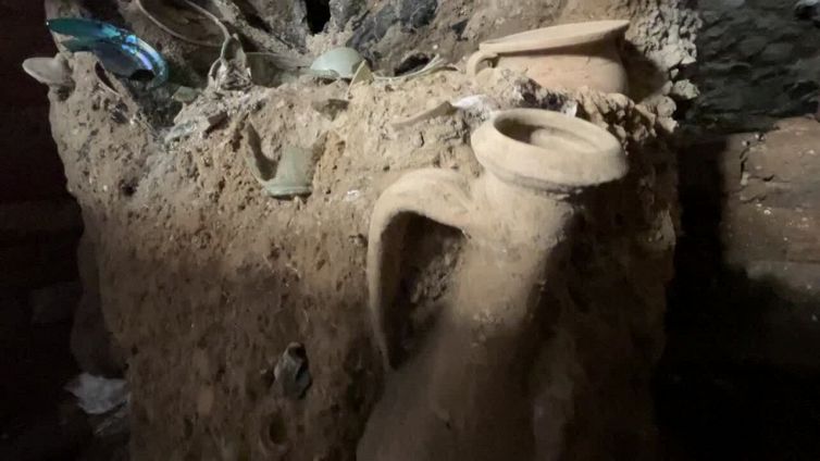 A Pompei si riapre l'armadio chiuso duemila anni fa