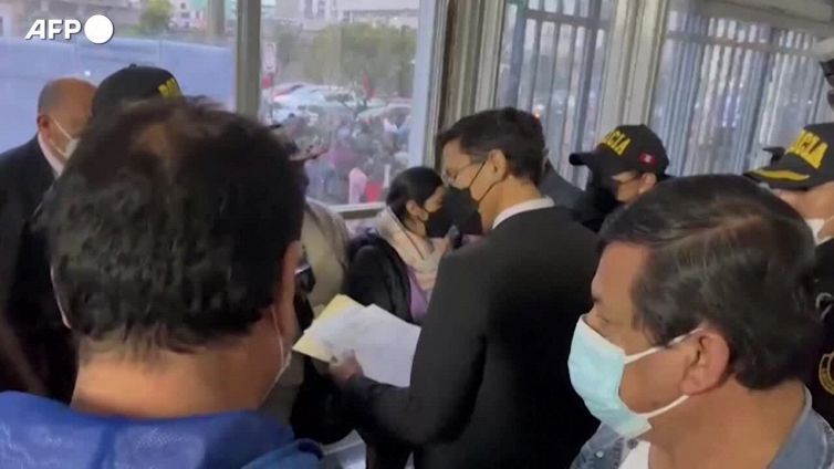 Peru', la cognata del presidente Castillo si costituisce