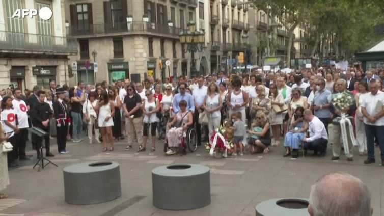 La Spagna ricorda gli attacchi terroristici a Barcellona nel 2017