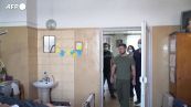 Ucraina, Zelensky a Leopoli incontra i soldati feriti