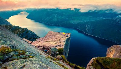 Norvegia, esistono delle scale che portano in cielo