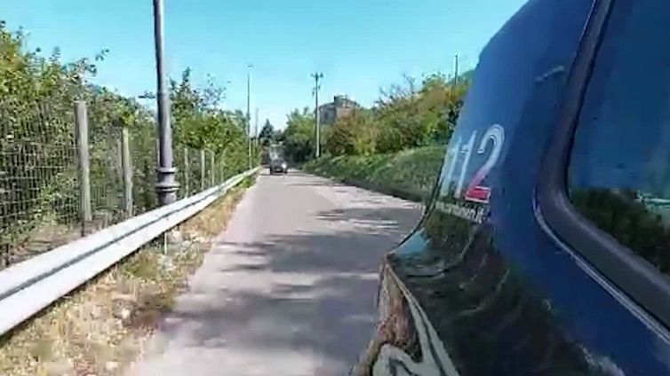 Panettiere ucciso, trovati tre coltelli in una buca in un giardino