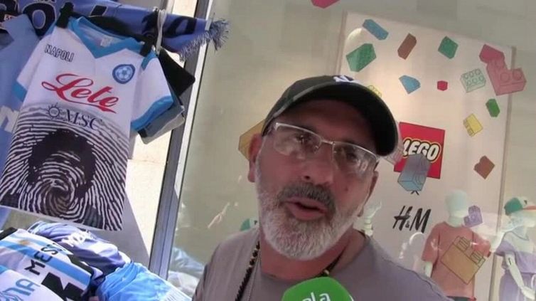 Calcio, Milik alla Juve, reazioni dei tifosi napoletani: "Non ci interessa, è un mercenario"
