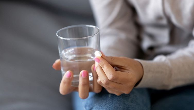 Covid e antinfiammatori, ricoveri ridotti del 90% gli studi sulla terapia precoce