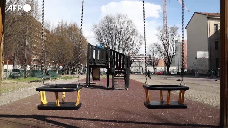 Effetto Covid, crolla il numero dei bambini adottati