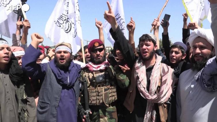 I talebani celebrano il primo anniversario del ritiro degli Usa