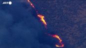 Caldo torrido negli Usa, mega incendio lungo un'autostrada in California