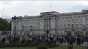 Buckingham Palace, bandiera a mezz'asta per la morte della regina Elisabetta