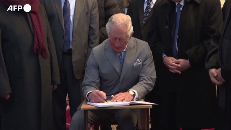 Re Carlo III sul trono dopo l'attesa di una vita