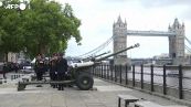 Regno Unito, il "saluto" con i cannoni alla Tower of London in onore del nuovo re