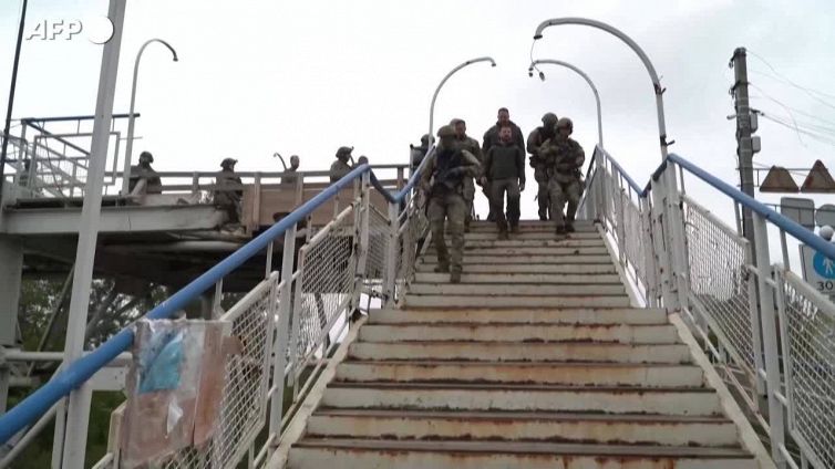 Ucraina, Zelensky in visita nella citta' liberata di Izyum