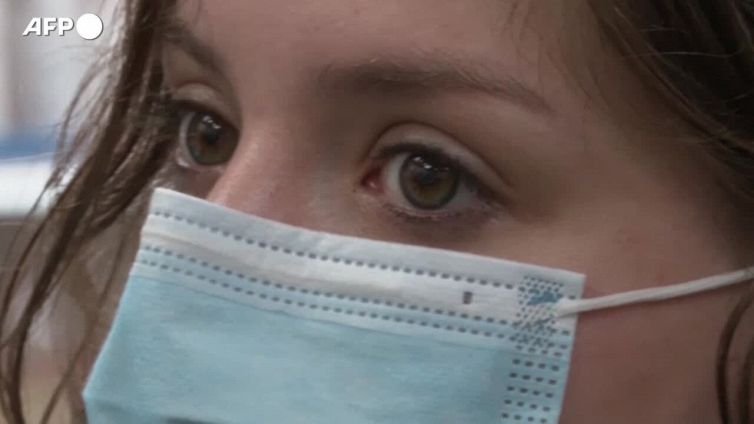 Covid: casi e decessi in calo. Gimbe: "Piano scuola inadeguato"