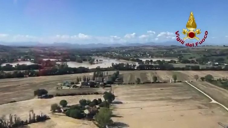 Maltempo nelle Marche, ricognizione aerea dei vigili del fuoco sulle aree alluvionate