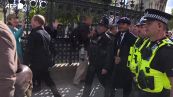 Londra, David Beckham in fila per l'ultimo saluto alla regina Elisabetta