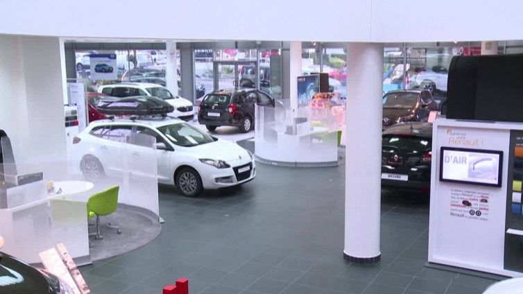 Italiani "auto-dipendenti": 663 veicoli ogni 1.000 abitanti