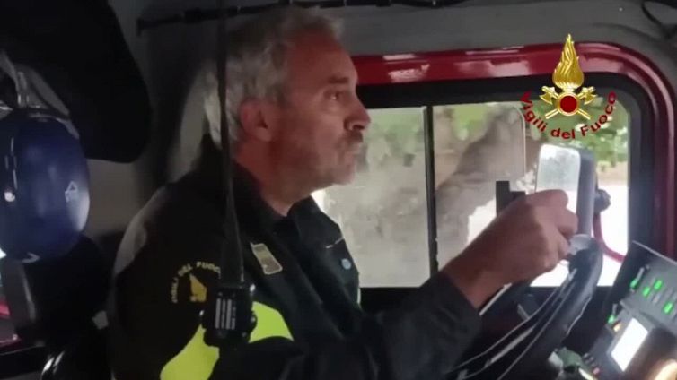 Maltempo nelle Marche, coppia di 90enni soccorsa dai vigili del fuoco