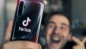 La nuova assurda e pericolosa sfida su TikTok che preoccupa gli esperti