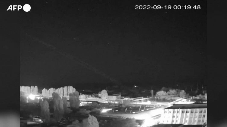 Ucraina, Zelensky pubblica video di attacco russo a centrale nucleare
