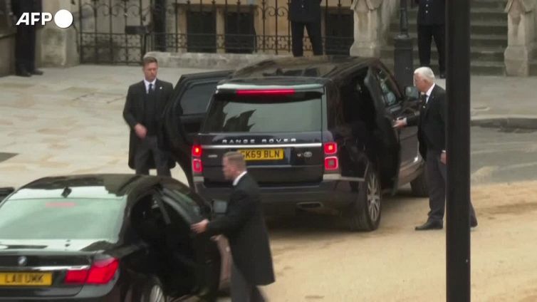 Funerale della regina, Liz Truss all'abbazia di Westminster