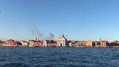 Incendio in un palazzo a Venezia, evacuati i residenti