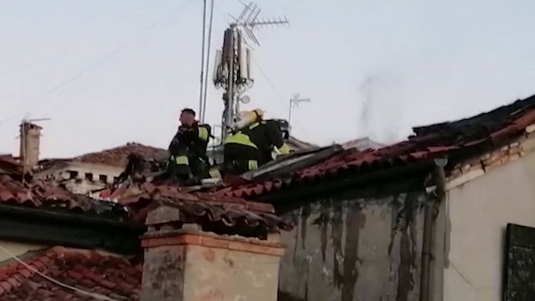 Incendio in un palazzo a Venezia: nessun ferito