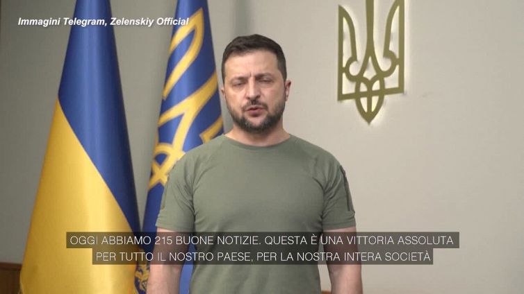Ucraina, Zelensky: "Lo scambio di prigionieri e' stata una vittoria assoluta"