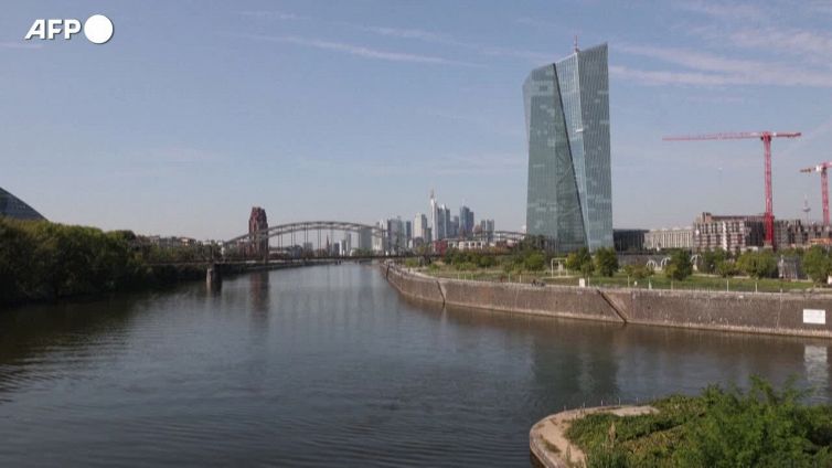 La Bce tira dritto sui tassi e avverte Roma sul Pnrr