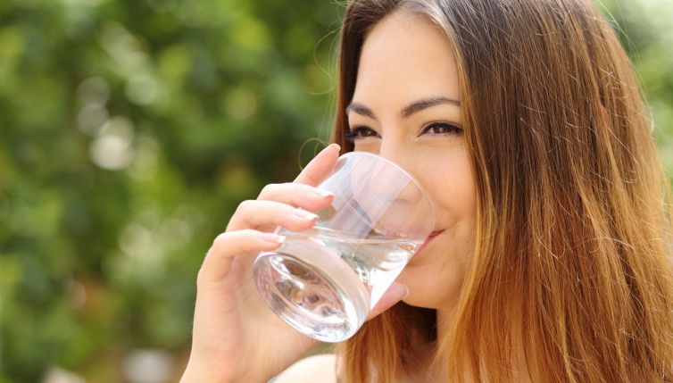 Come abbassare la pressione istantaneamente? Serve acqua calda