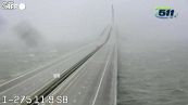 Florida, la forza dell'uragano Ian ripresa da una webcam sul Sunshine Skyway Bridge