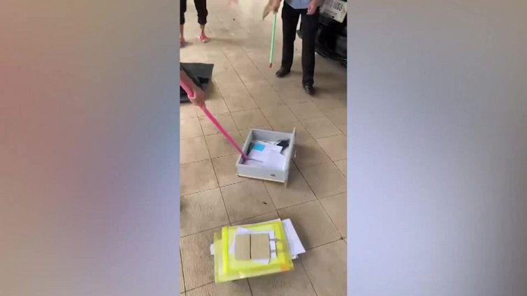 Il cassetto dell'ufficio nasconde una terrificante sorpresa