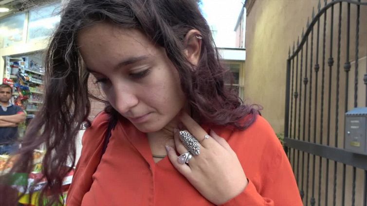 Roma, le ragazze che hanno contestato Boldrini: "Il Pd non difende l'aborto"