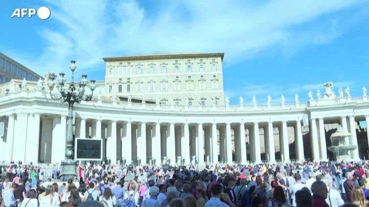 Il Papa invoca ancora la pace: "Putin fermi la guerra e Zelensky dialoghi"