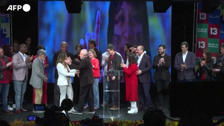 Elezioni Brasile, Lula: "Non ho mai vinto al primo turno, ma poi vinceremo"