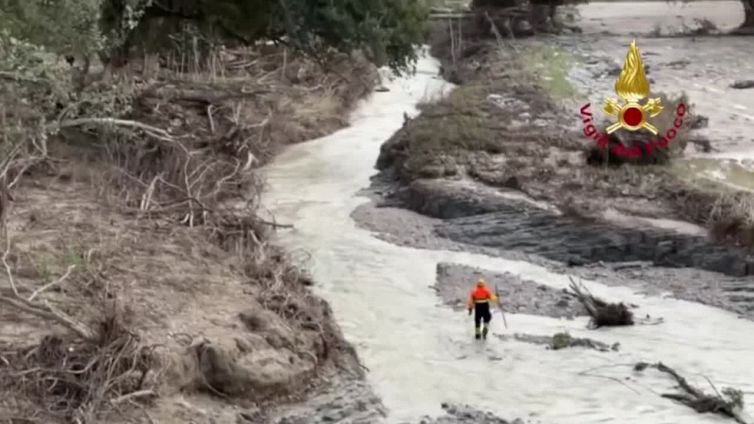Maltempo Marche, proseguono le ricerche della donna dispersa a Senigallia