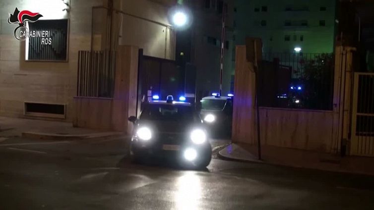 Blitz antidroga nel Tarantino: 15 arresti