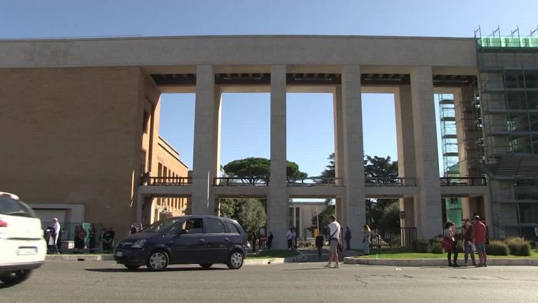 Covid aumenta Neet, 34% tra 25-29enni e sono piu' donne