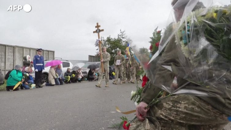 Ucraina, a Bucha ultimo saluto al comandante dei "fantasmi di Kiev" ucciso in missione