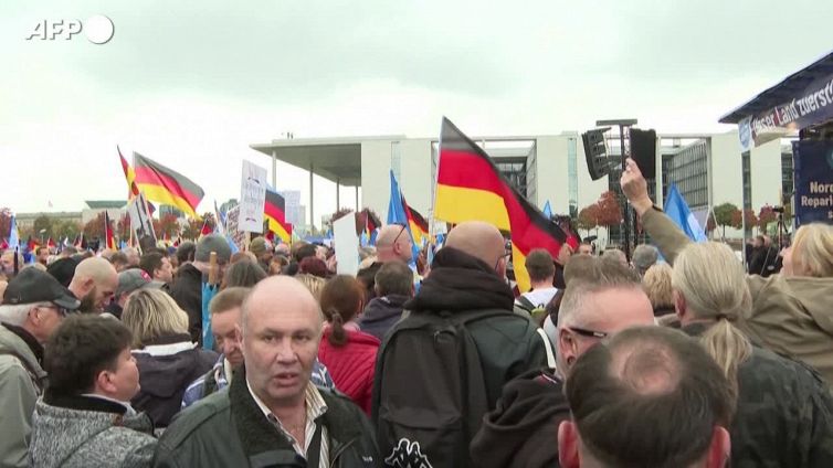 Berlino, estrema destra in piazza contro il caro-energia