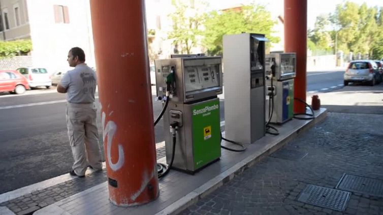 Benzina torna a salire, diesel sopra 1,8 euro