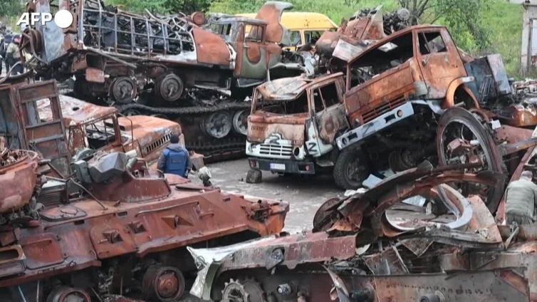 Ucraina, equipaggiamento russo distrutto a Lyman
