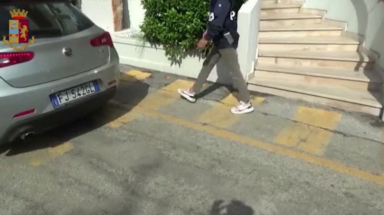 Minaccio' dipendenti per il voto al figlio: interdetto ex presidente di Astra