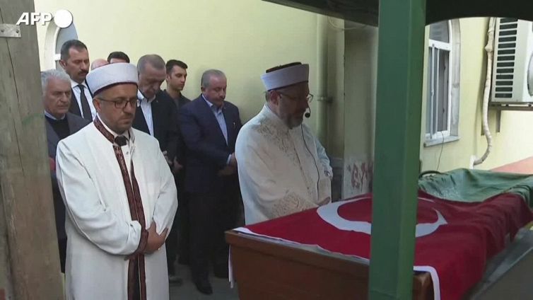 Turchia, esplosione in miniera: Erdogan al funerale di una delle 41 vittime