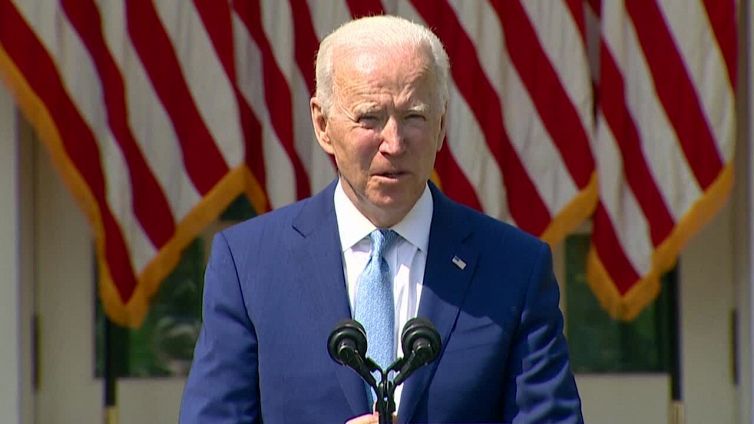 Biden all'attacco delle destre, torna a citare l'Italia