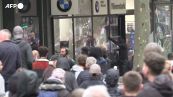 Parigi, casseur in azione alla manifestazione per i salari