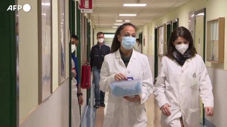 Al via la quinta dose con nuovi vaccini Covid, prima i fragili