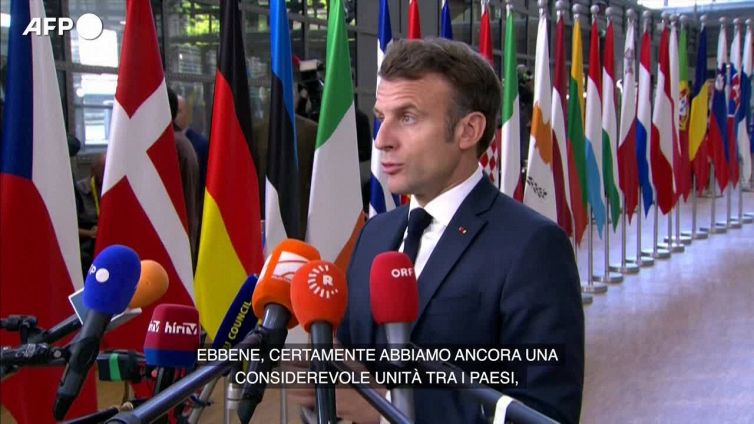 Macron: "Preservare l'unita' europea, Berlino non si isoli"