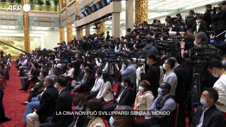 Cina, Xi Jinping: "Il mondo ha bisogno di noi"